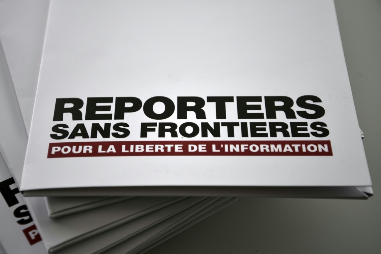 Bandeau noir en Une du journal, message en page d'accueil du site internet ou éditoriaux: plus de 250 médias dans 70 pays participent lundi à une opération pour dénoncer le nombre de journalistes tués à Gaza, à l'appel de Reporter Sans Frontières (RSF) et de l'ONG Avaaz