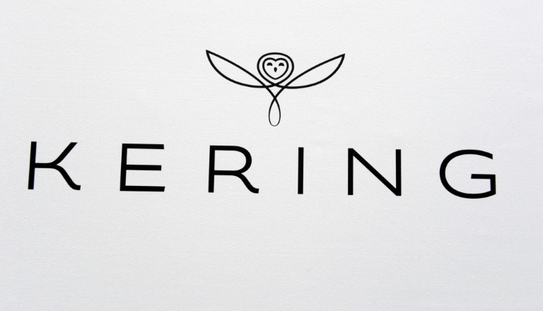 Le géant français du luxe Kering, lancé dans une restructuration depuis l'arrivée en septembre de son nouveau directeur général Luca de Meo, présente mardi ses résultats annuels