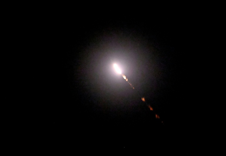 Un missile en vol lors de frappes russes contre la capitale ukrainienne, Kiev, le 19 juillet 2026