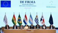Des leaders de l'UE et des pays du Mercosur, à Asuncion, au Paraguay le 17 janvier 2026