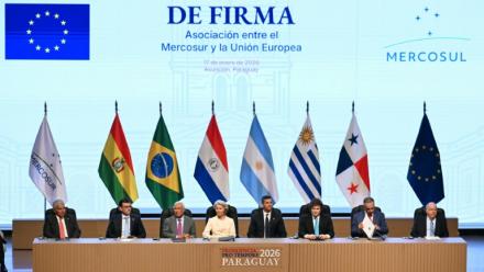 Des leaders de l'UE et des pays du Mercosur, à Asuncion, au Paraguay le 17 janvier 2026
