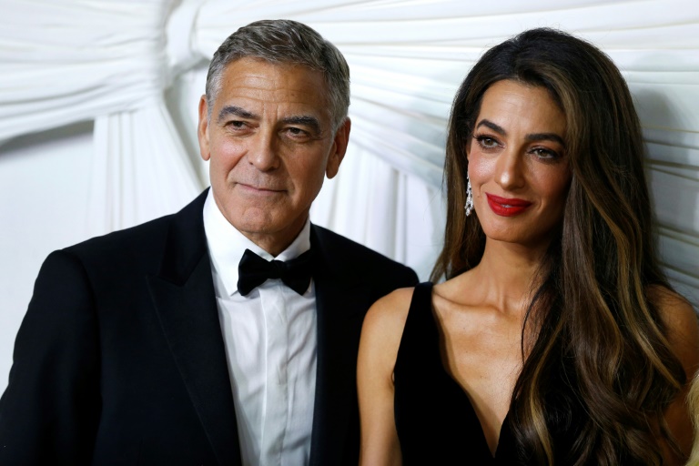 L'acteur américain George Clooney et son épouse, l'avocate Amal Alamuddin Clooney, le 26 septembre 2024 à New York