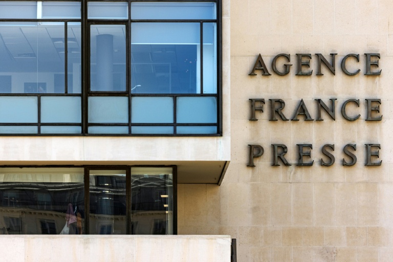 La direction de l'AFP a annoncé vendredi une réforme du système d'expatriation des journalistes de l'agence de presse mondiale d'ici 2028 pour en réduire les coûts