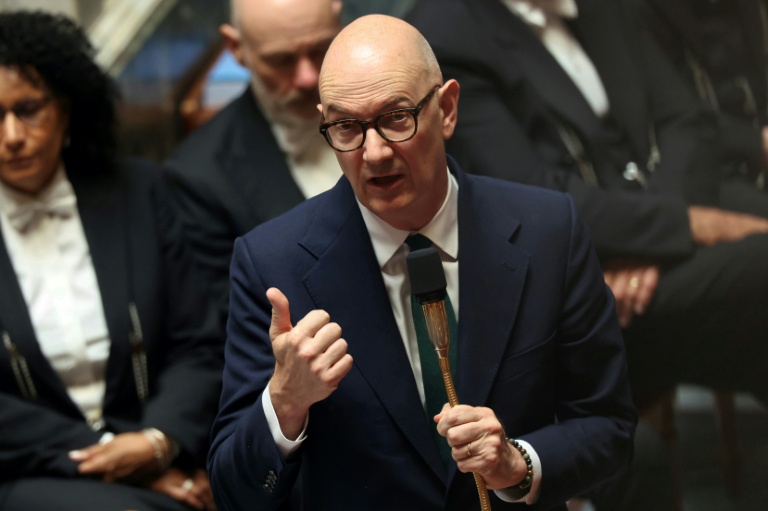 Le ministre de l'Economie Roland Lescure, s'adresse aux députés à l'Assemblée nationale, à Paris, le 23 juin 2026
