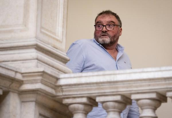 L'ancien anesthésiste Frédéric Péchier à l'ouverture de son procès à Besançon, le 8 septembre 2025