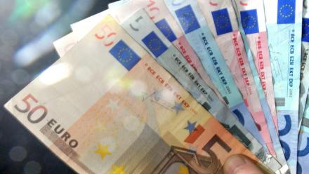 Les dépôts sur les contrats d'assurance vie ont atteint un niveau record en 2025, avec un solde positif de plus de 50 milliards d'euros jamais vu depuis 2010