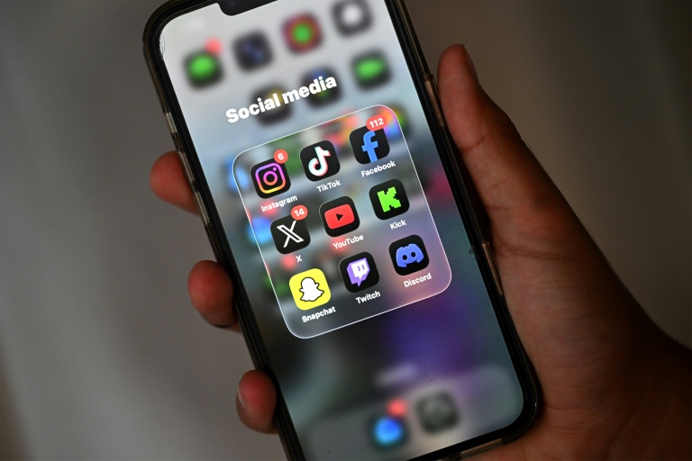 L'Australie va doubler l'amende infligée aux plateformes qui contournent son interdiction historique des réseaux sociaux pour les moins de 16 ans, la portant à près de 60 millions d'euros, afin d'endiguer les fraudes généralisée
