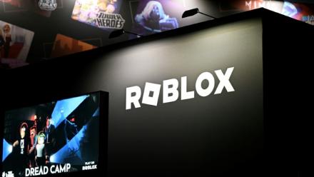 Ces dernières années, Roblox a été régulièrement pointé du doigt pour ne pas suffisamment protéger les plus jeunes, notamment vis-à-vis des contenus violents et prédateurs sexuels