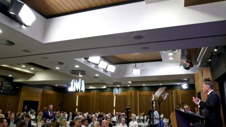 Le ministre australien de la Défense, Richard Marles, prend la parole au National Press Club de Canberra le 16 avril 2026