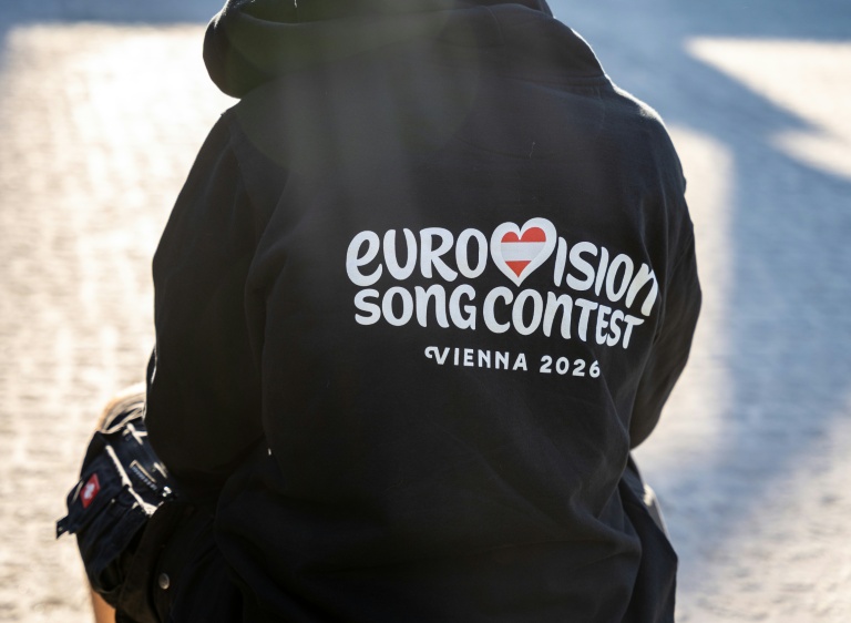 Promotion pour le concours de l'Eurovision 2026 sur un sweat-shirt, le 24 avril 2026 à Vienne 