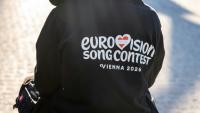 Promotion pour le concours de l'Eurovision 2026 sur un sweat-shirt, le 24 avril 2026 à Vienne 