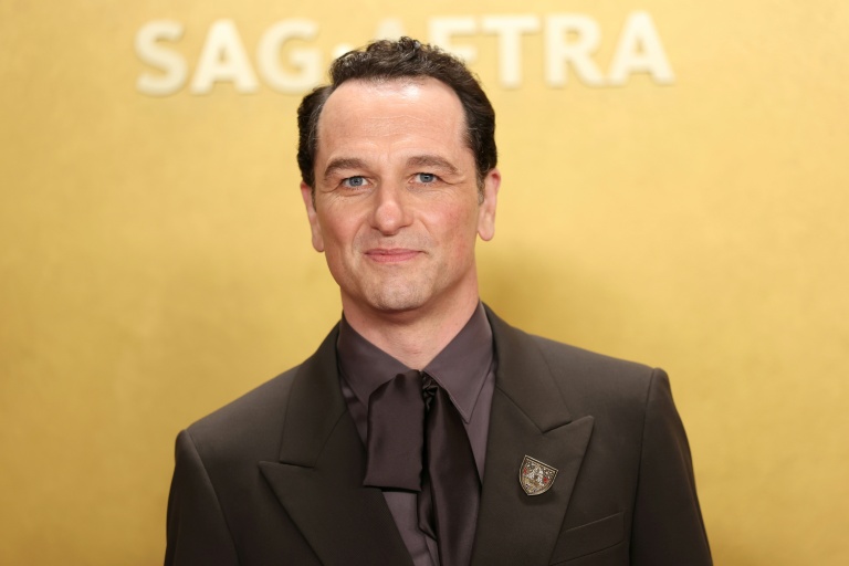 L'acteur britannique Matthew Rhys assiste à la 32e cérémonie annuelle des Actor Awards, au Shrine Auditorium de Los Angeles, le 1er mars 2026