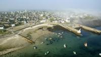 Le bourg de Molène sur l'île du même nom au large du Finistère, le 23 mars 2003