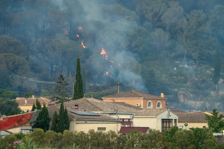 Un incendie proche des habitations à Bizanet, le 29 juin 2025