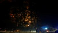 Des pompiers luttent contre un incendie dans la forêt de Fontainebleau, à Noisy-sur-Ecole, le 13 juillet 2026 en Seine-et-Marne