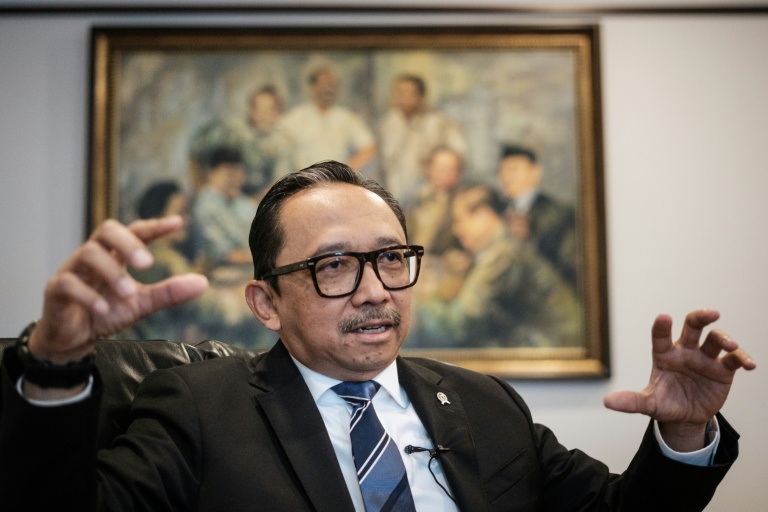 Le vice-ministre des Finances indonésien Juda Agung, à l'occasion d'une interview avec l'AFP au ministère des Finances à Jakarta, le 11 juin 2026