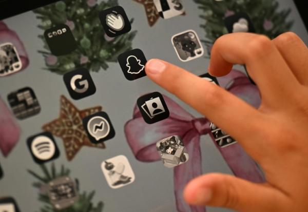 L'Indonésie a annoncé vendredi l'interdiction à compter du 28 mars de l'accès aux réseaux sociaux aux jeunes de moins de 16 ans