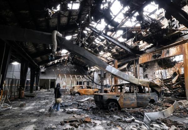 Un garage de Téhéran après un bombardement, le 28 mars 2026