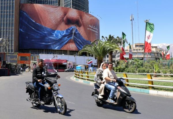 Une affiche anti-Trump sur la place Valiasr de Téhéran, le 10 mai 2026