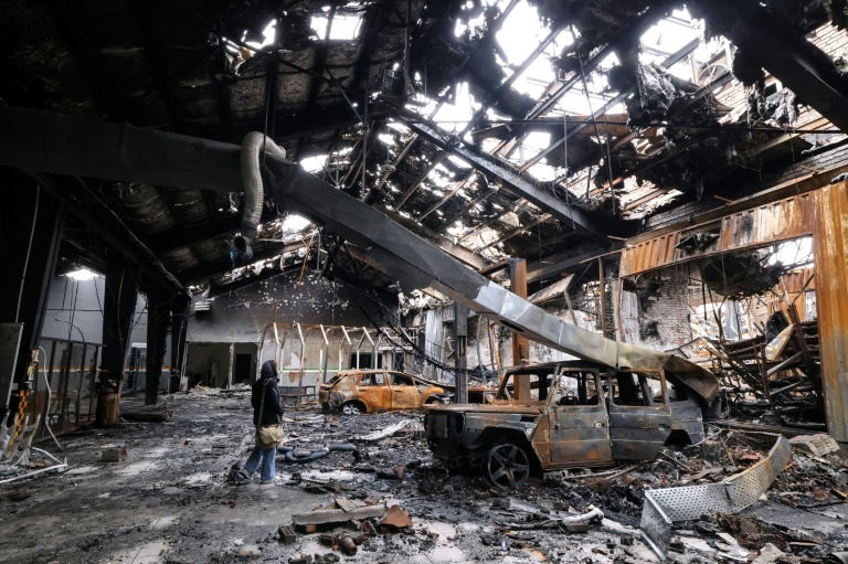 Un garage de Téhéran après un bombardement, le 28 mars 2026