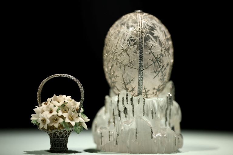 L'Oeuf d'Hiver des Romanov de Fabergé présenté par Christie's à Londres le 27 novembre 2025, avant sa mise aux enchères
