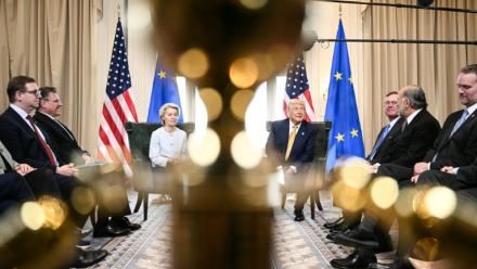 Ursula von der Leyen (G) et Donald Trump (D), en Ecosse, le 27 juillet 2025