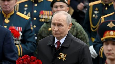 Le président russe Vladimir Poutine lors des commémorations de la victoire sur l'Allemagne nazie, le 9 mai 2026 à Moscou