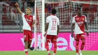 L'attaquant allemand de l'AS Monaco Paris Brunner (gauche) célèbre son deuxième but contre Monaco dans le choc de la 2e journée de Ligue 1 au stade Louis-II de Monaco le 30 août 2026