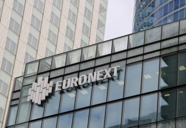 Le siège d'Euronext, société qui gère la Bourse de Paris, dans le quartier d'affaires de La Défense, le 9 octobre 2025