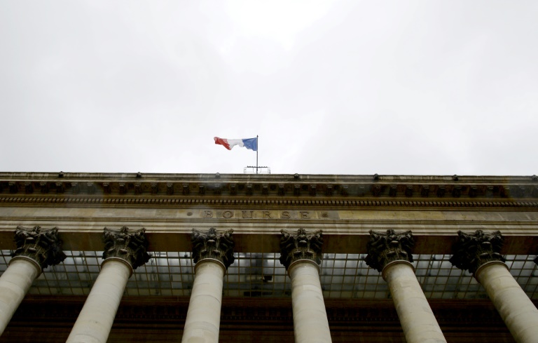 L'ancien siège de la Bourse de Paris, le palais Brongniart, à Paris le 24 août 2015