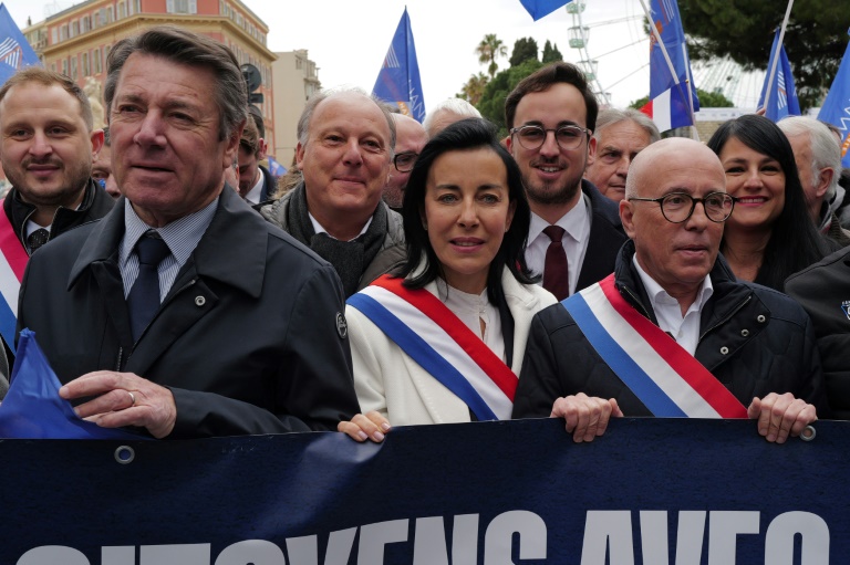 Christian Estrosi (g) et Eric Ciotti (d), lors d'une manifestation de soutien à la police, à Nice, le 31 janvier 2026