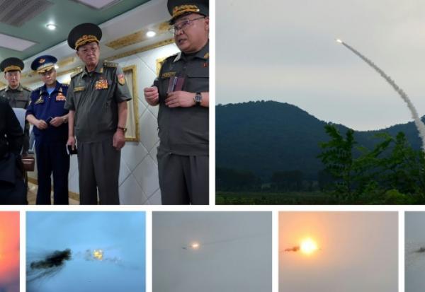 Images de l'agence officielle nord-coréenne KCNA prises le 23 août 2025 montrant le test de missiles anti-aériens, supervisé par Kim Jong Un