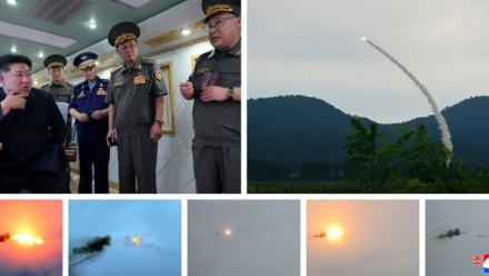 Images de l'agence officielle nord-coréenne KCNA prises le 23 août 2025 montrant le test de missiles anti-aériens, supervisé par Kim Jong Un