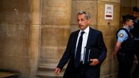 Nicolas Sarkozy arrive à son son procès en appel au Palais de justice de Paris, le 26 mai 2026