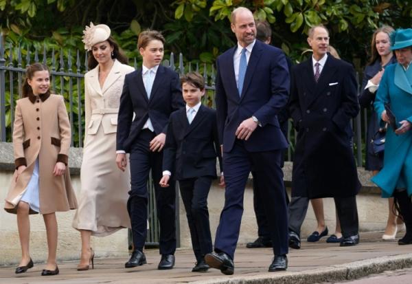 (GàD): les princesses Charlotte et Catherine, les princes George, Louis, William, Edward et la princesse Anne se rendent à la chapelle Saint-Georges de Windsor pour la messe de Pâques, le 5 avril 2026 