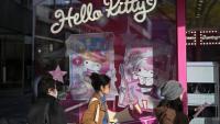 Des acheteurs font la queue devant un magasin Hello Kittyà Pékin, le 29 octobre 2026