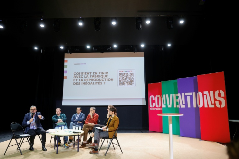 Alexis Corbière (gauche) et Ali Rabeh durant la convention du 