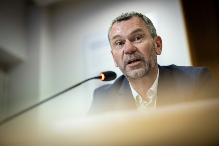La réduction des commandes pendant les négociations est 