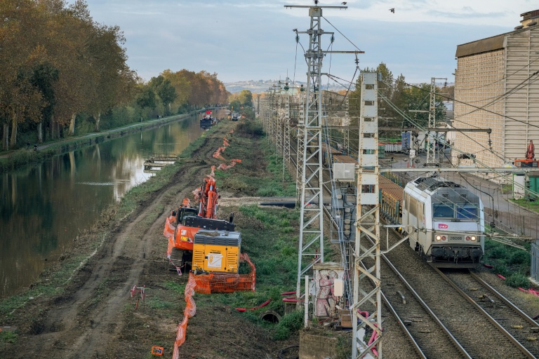 Chantier de la ligne à grande vitesse du Sud-Ouest le 11 novembre 2024 à Saint-Jory