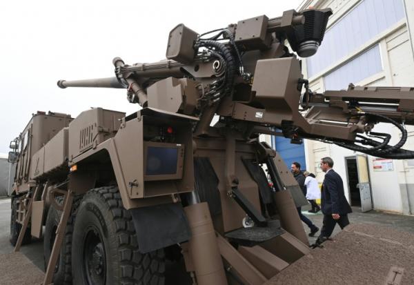 Un camion Caesar canon à l'usine KNDS de Bourges, le 21 mars 2025