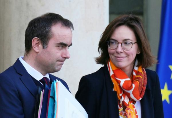Le Premier ministre Sébastien Lecornu et la ministre des Comptes publics Amélie de Montchalin à l'Elysée, à Paris, le 17 décembre 2025
