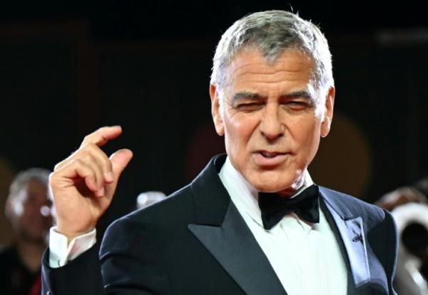 L'acteur américano-français George Clooney sur le tapis rouge de la Mostra de Venise, en Italie, le 28 août 2025