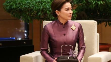 La reine Suthida de Thaïlande, à Hanoi au Vietnam le 15 septembre 2026