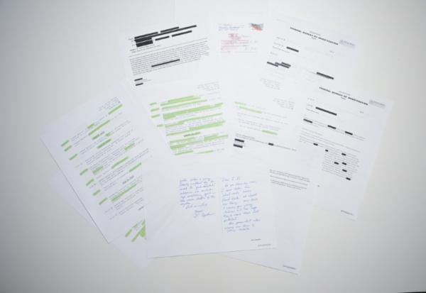 Un nouveau lot de documents publiés mardi par le gouvernement américain concernant l'affaire Epstein, le 23 décembre 2025 à Washington