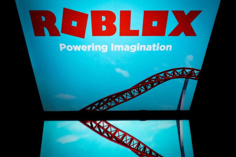 Children using Roblox are 'tricked out of intimate photos', Russia alleges