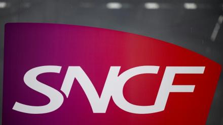 Le trafic devrait être quasi normal mardi à la SNCF, malgré l'appel à la grève national lancé par deux syndicats le jour où doivent aboutir les négociations annuelles sur les salaires