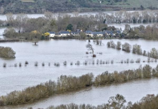 La crue autour du village de Denée, près d'Angers, dans l'ouest de la France, le 16 février 2026