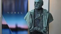 Une statue d'Alfred Nobel, à Stockholm, le 5 octobre 2026 en Suède