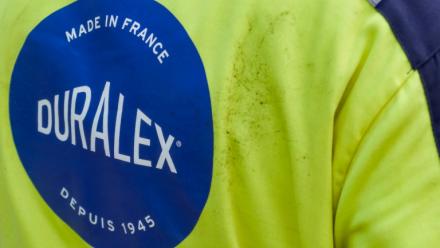 Logo de l'entreprise à l'usine Duralex de La Chapelle-Saint-Mesmin, près d'Orléans (Loiret) le 31 juillet 2024.