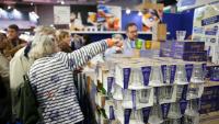 Verres Duralex au salon "Made in France", à la Porte de Versailles de Paris le 7 novembre 2025.